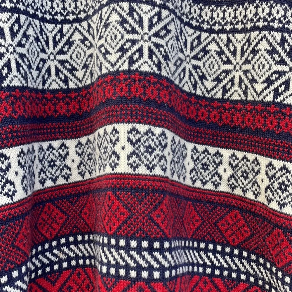 Lyle & Scott sweater 100% lambs wool fair isle elbow pads